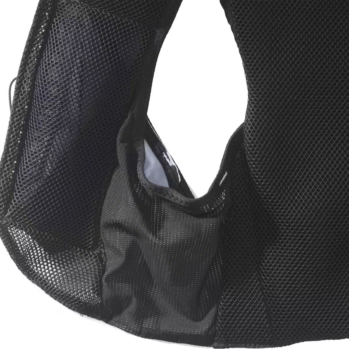 Salomon ADV Skin 5 Weiß/Schwarz Trinkweste, Detail der Fronttaschen