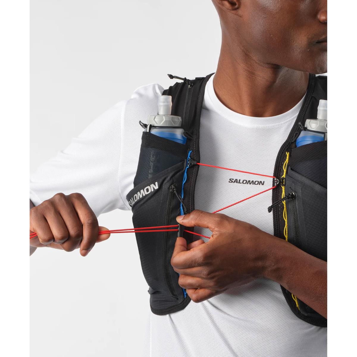 Salomon Sense Pro 6 Weiß/Schwarz Trinkweste, Detail des Rückenfachs
