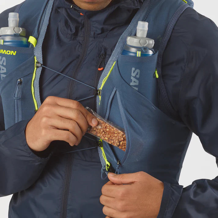 Salomon ADV Skin 12 Steinblau Trinkweste, Detail des Rückenfachs