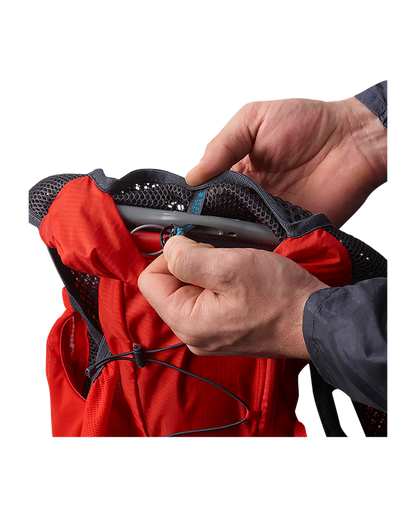 Salomon Soft Reservoir 1,5 L Trinkblase, zur Aufbewahrung zusammengefaltet
