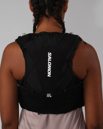 Salomon ADV Skin 12 Damen in Schwarz, Detail von Rückenpartie und Damenpassform