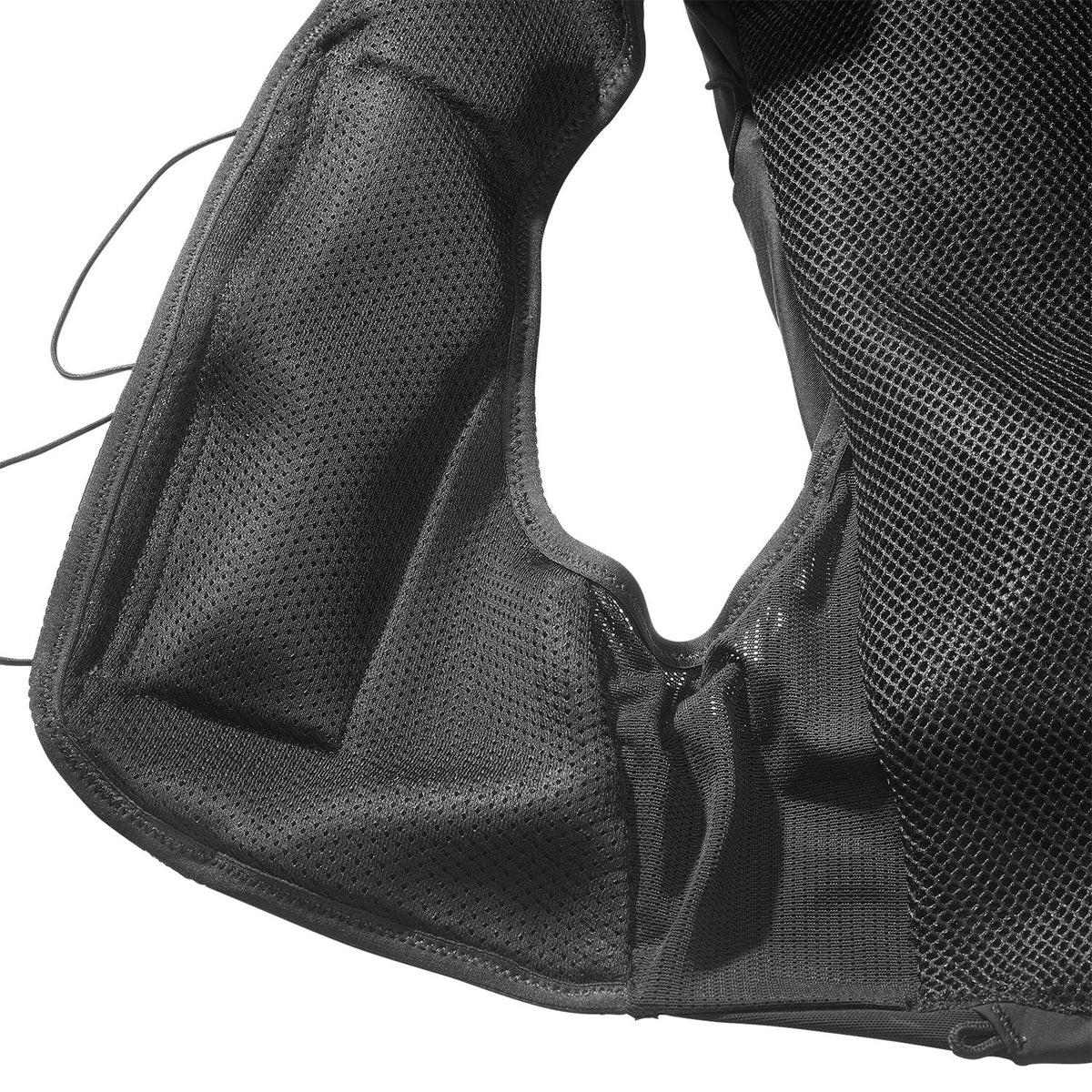 Salomon ADV Skin 12 Schwarz Trinkweste, Detail von Material und Verarbeitung