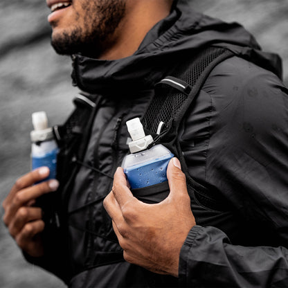 Salomon Active Skin 8 Schwarz Trinkweste, Detail des Rückenfachs