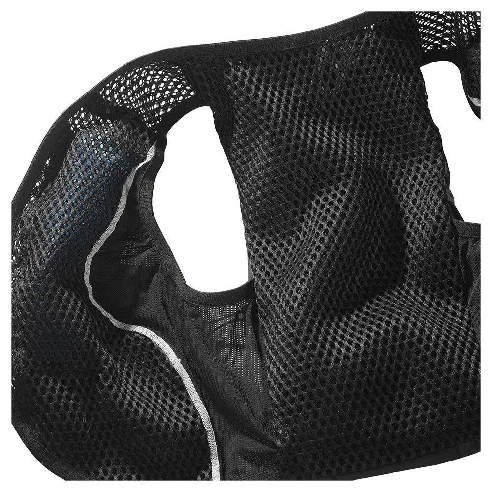 Salomon Active Skin 12 Damen Schwarz Trinkweste, Detail des Rückenfachs