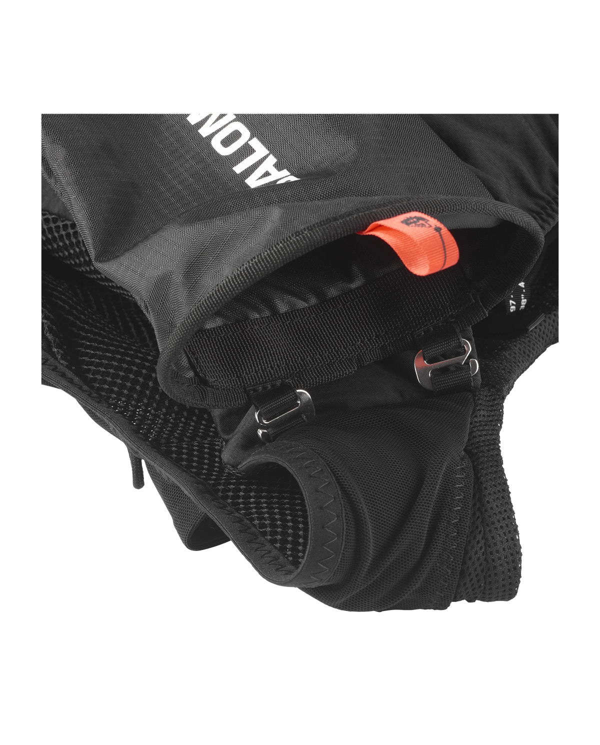 Detail der Kompressionskordel am Salomon Custom Quiver L39283200