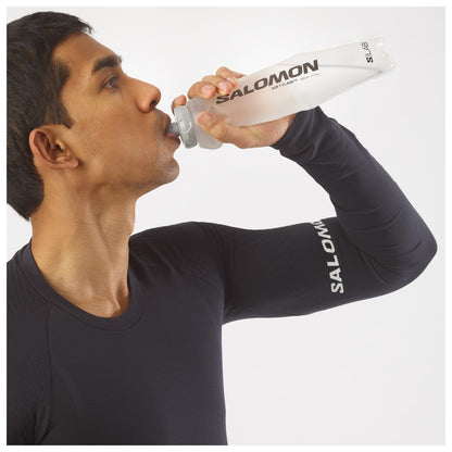 2 × Soft Flasks Salomon S/LAB Ultra 500 ml 42 mm, Detailansicht der Nutzung