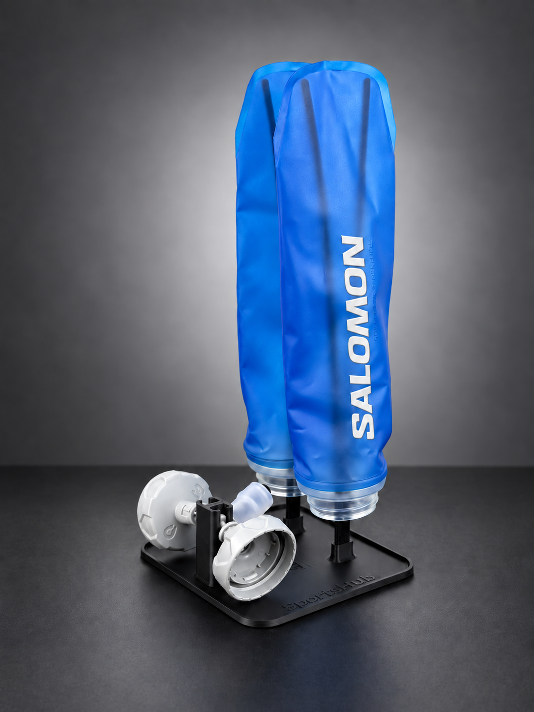 SportsHub-Ständer mit zwei Salomon Soft Flasks